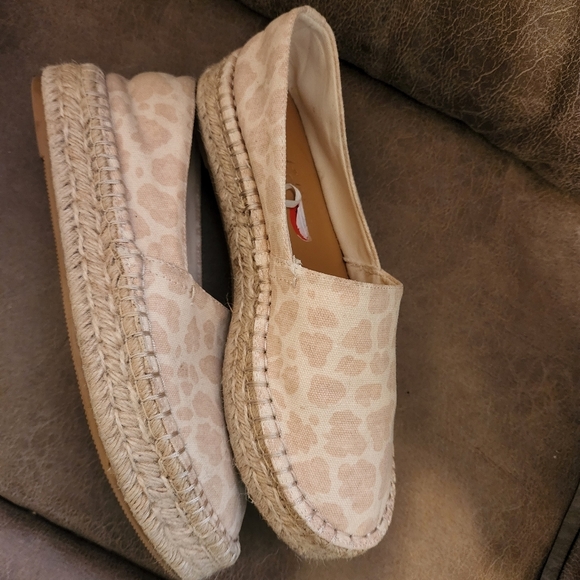 Splendid Animal Print Canvas Espadrilles - Picture 4 of 6